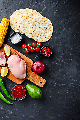 포토 JPG 해외이미지 음식 백그라운드 고추 검은배경 거리 멕시코 육류 옥수수 요리 사람없음 검은색 식사 치킨 공백 덮개 흰색 신선 향신료 속도 유기농 질감 라임 성분 타코 살사소스 콘크리트 핸드메이드 카피스페이스 해외포토 웰빙 컬러 북아메리카 채소 과일 식재료 곡류 뚜껑 소스_음식 닭고기요리 향미료 파일형식 이미지허브