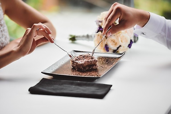 포토 JPG 해외이미지 라이프스타일 손 커플 여자 남자 꽃 행복 커피 음료 음식 꽃다발 2 데이트 관계 탁자 남편 휴식 디저트 함께함 발렌타인데이 관리 사랑 사람 사람없음 컵 친구 케이크 식당 카페 잡기 아내 날짜 달콤 맛 아침식사 먹기 점심식사 해외포토 식물 식기 감정 가구 컨셉 모션 데이이벤트 생활 신체부위 상점 식사 파일형식 이미지허브