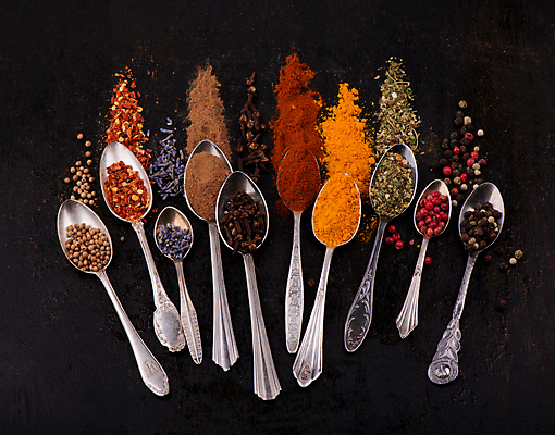 포토 JPG 해외이미지 백그라운드 건조 사람없음 숟가락 검은색 가루 허브 통후추 팔각회향 해외포토 식물 컬러 수저 향신료 후추 파일형식 이미지허브