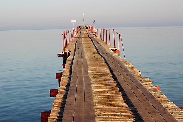 포토 JPG 해외이미지 계절 바다 하늘 휴식 풍경 사람없음 목재 물 여름 산책 보행자 수평선 해외포토 자연요소 나무 컨셉 재료 파일형식 이미지허브