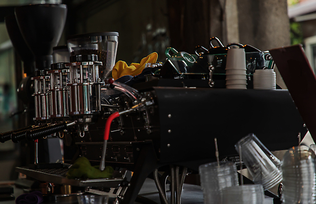 포토 JPG 해외이미지 실내 사람없음 아웃포커스 카페 커피메이커 커피용품 해외포토 촬영기법 내부 상점 오브젝트 파일형식 이미지허브