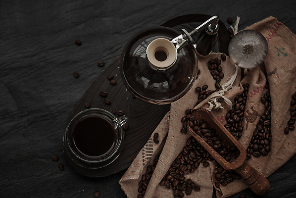 포토 JPG 해외이미지 커피 실내 사람없음 하이앵글 원두 커피잔 커피포트 드립커피 스쿱 나무배경 해외포토 음료 뷰포인트 백그라운드 주전자 잔 내부 파일형식 이미지허브