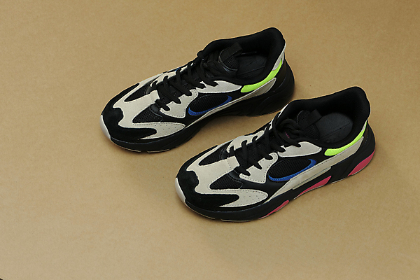 포토 JPG 해외이미지 남자 스포츠 운동화 신발 새로움 사람없음 유행 걷기 상점 구매 수증기 가죽 고립 목록 스타일 해외포토 컨셉 모션 사람 쇼핑 파일형식 이미지허브