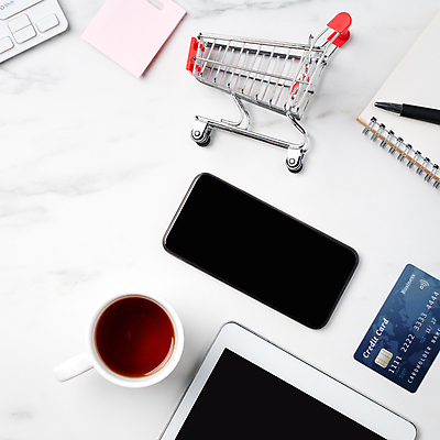 포토 JPG 해외이미지 커피 사람없음 컵 스마트폰 하이앵글 태블릿 쇼핑백 펜 다이어리 쇼핑카 키보드 신용카드 흰배경 카피스페이스 해외포토 식기 음료 뷰포인트 백그라운드 가방 금융 전자제품 핸드폰 스마트기기 쇼핑 필기구 사무용품 카트 공백 흰색 파일형식 이미지허브