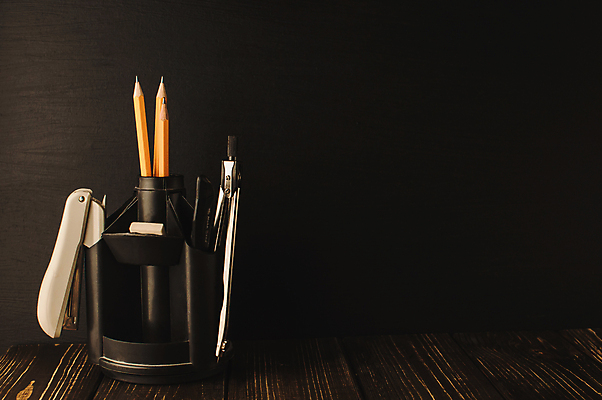 포토 JPG 해외이미지 학생 디자인 교육 어린이 남학생 꽃다발 백그라운드 컨셉 장신구 텍스트 교실 학교 휴가 문구용품 사람없음 빨간색 스터디 컬러풀 연필 장미 갈색 검은색 공책 칠판 가을 흰색 9월 스테이플러 책상 지우개 분필 부엉이 컴파스 카피스페이스 해외포토 계절 남자 꽃 컬러 가구 조류 학용품 사람 학습 필기구 사무용품 공백 날짜 오브젝트 초크 파일형식 이미지허브