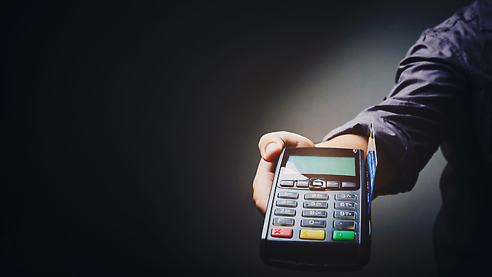 포토 JPG 해외이미지 손 백그라운드 돈 비즈니스 손가락 사람 사람없음 금융 쇼핑 판매 세일 상점 식당 기계 키보드 신용카드 시장 닫기 구매 고객 전자 결제 영수증 소매 계산원 인출 터미널 해외포토 직업 모션 신체부위 경제 재산 파일형식 이미지허브