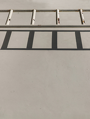 포토 JPG 해외이미지 식물 디자인 외관 산업 벽 백그라운드 컨셉 건축양식 사다리 공장 지붕 불 벽돌 출입구 주택 안전 사람없음 야외 건물 우주 계단 탑 금속 흰색 긴급 도시 보호 위험 옥상 갑판 탈출 철 보안 단계 개발 방법 철강 철책 해외포토 자연요소 건축물 건축 컬러 배_교통 공업 재질 도구 파일형식 이미지허브