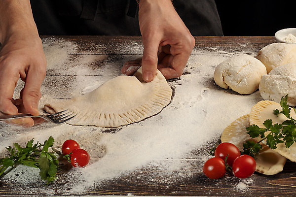 포토 JPG 해외이미지 음식 빵 토마토 공 양파 치즈 피자 파스타 관리 육류 요리 사람없음 노란색 주방 신선 면 뜨거움 칼 달콤 자르기 굽기 뿌리기 상승 반죽 롤 밀가루 부드러움 밀대 버터 솜털 교체 이스트 페스츄리 핸드메이드 호밀 브레첼 해외포토 컬러 컨셉 채소 식재료 모션 주방용품 디저트 유제품 곡류 패스트푸드 서양음식 감각 맛 가루 구이 파일형식 이미지허브