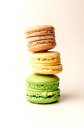 포토 JPG 해외이미지 디저트 실내 사람없음 쌓기 달콤 흰배경 마카롱 해외포토 음식 백그라운드 모션 내부 흰색 맛 파일형식 이미지허브