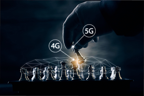포토 JPG 해외이미지 손 선 인터넷 비즈니스 통신 추상 미래 기술 사람없음 글로벌 디지털 자료 경쟁 정보 네트워크 변화 체스 연결 접속 무선전화기 서비스 신호 시스템 스카이라인 소셜 셀룰러 4G 해외포토 컨셉 무늬 놀이 IT 신체부위 전화기 파일형식 이미지허브