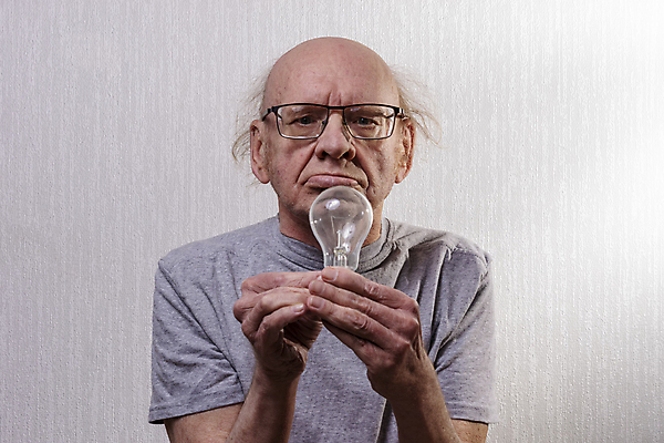 포토 JPG 해외이미지 백인 직업 1 라이프스타일 응시 노년 남자 행복 백그라운드 컨셉 비즈니스 전구 상상 성공 넥타이 노동자 아이디어 한명 미소 사람 성인 빛 머리 힘 에너지 흰색 마음 램프 잡기 업무 비즈니스맨 형광등 해결 혁명 고립 옛날 해외포토 서양인 시선 잡화 감정 컬러 모션 전등 조명 표정 생활 신체부위 작업 직장인 파일형식 이미지허브