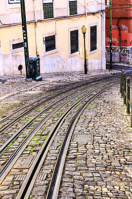 포토 JPG 해외이미지 유럽 여행 건축양식 교통시설 자동차 거리 주택 사람없음 건물 컬러풀 노란색 여행객 기차 수확 골동품 도시 센터 역사 도심 연결 엘리베이터 포르투갈 언덕 전차 일반 오르막 리스본 선로 전국 통근 해외포토 건축물 건축 나라 육상교통 컬러 교통 농업 대중교통 사람 시설 출근 파일형식 이미지허브