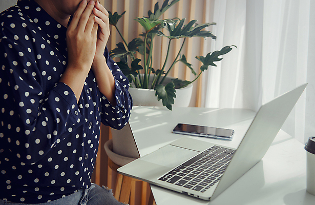 포토 JPG 해외이미지 손 여자 컨셉 생각 비즈니스 사업가 통신 성공 스트레스 직장 한국 피곤 한명 사람 앉기 동양인 노트북 컴퓨터 머리 모니터 공책 표현 업무 작업 직원 고민 경영자 바쁨 문제 변호사 말레이시아 마감 배려 우울증 해외포토 직업 1 감정 아시아 회사 모션 문구용품 인종 신체부위 전자제품 질병 리더 파일형식 이미지허브