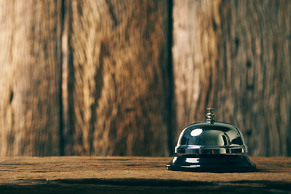 포토 JPG 해외이미지 손 여행 백그라운드 컨셉 호텔 휴가 사람없음 목재 금속 식당 수확 종 고급 계산대 도착 고객 책상 서비스 보케 부름 경보 블러 옛날 접수 주목 카피스페이스 해외포토 나무 가구 농업 재료 모션 재질 숙소 신체부위 상점 공백 파일형식 이미지허브