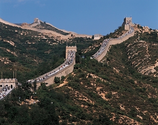 포토 JPG 주간 해외풍경 시설물 건축물 건축 아시아 외국문화 여행 고건축 해외건축 자연 산 중국문화 사람 야외 관광지 여행객 중국 동양건축 세계문화유산 문화재 성 성벽 만리장성 중국건축 국내포토 자연요소 동양문화 해외 나라 문화 풍경 생태계 파일형식 동양