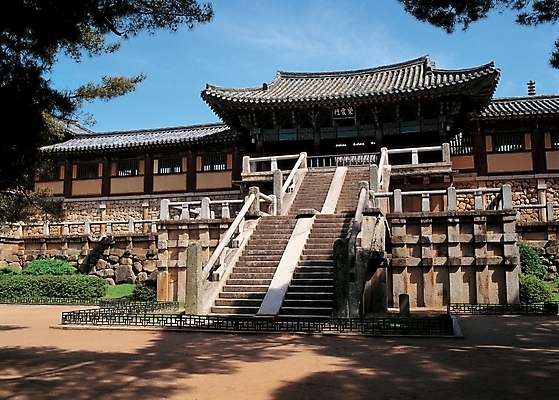 포토 JPG 주간 한국문화 한국전통 시설물 건축 여행 고건축 한국건축 한국 풍경 사람없음 야외 관광지 동양건축 세계문화유산 문화재 사찰 불국사 국내포토 자연요소 동양문화 전통 건축물 아시아 종교건축 경상북도 랜드마크 파일형식 동양