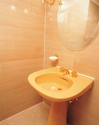 포토 JPG 시설물 현대건축 건축 실내 사람없음 인테리어 욕실 세면대 화장실 건축자재 벽거울 국내포토 건축물 디자인 내부 거울 파일형식