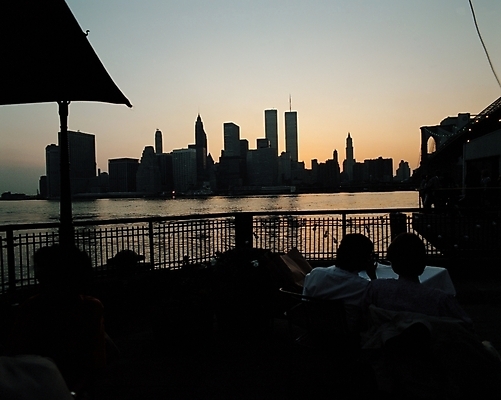 포토 JPG 구름 해외풍경 바다 외국문화 북아메리카 자연 하늘 아메리카 풍경 빌딩 야외 건물 미국 황혼 도시 뉴욕 상업시설 국내포토 자연요소 해외 건축물 문화 일몰 대륙 시설 생태계 상업 파일형식