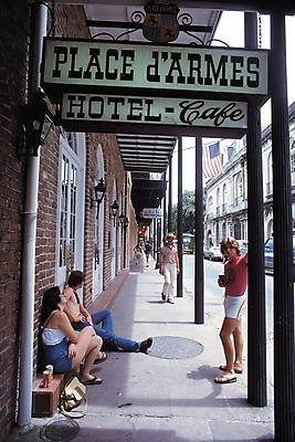 포토 JPG 주간 서양인 해외풍경 해외 건축물 여자 남자 건축 길 외국문화 북아메리카 해외건축 거리 간판 아메리카 거리풍경 사람 풍경 야외 도시풍경 미국 도시 미국문화 국내포토 자연요소 외국인 문화 대륙 서양문화 파일형식