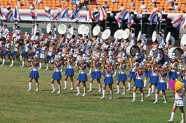 포토 JPG 주간 여자 남자 다수 사람 여러명 야외 악단 고적대 국내포토 자연요소 음악 파일형식