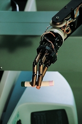 포토 JPG 주간 손 과학 신체 손가락 첨단산업 실내 사람없음 신체부위 로봇 팔 로봇산업 국내포토 자연요소 산업 사람 내부 파일형식