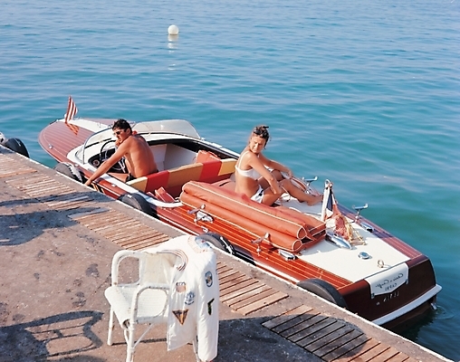 포토 JPG 주간 서양인 여자 남자 바다 교통 수상교통 휴가 사람 성인 야외 두명 여름 레포츠 여름휴가 바캉스 항구 보트 모터보트 선박 성인만 국내포토 자연요소 외국인 계절 교통수단 배_교통 교통시설 레저 파일형식 여름_계절