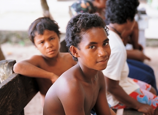 포토 JPG 주간 외국인 여자 남자 어린이 흑인 다수 청소년 사람 소년 여러명 야외 원주민 십대만 국내포토 자연요소 서양인 인종 아프리카인 파일형식