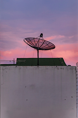 포토 JPG 해외이미지 하늘 사람없음 야외 일몰 야간 접시안테나 해외포토 자연요소 안테나 노을 파일형식 이미지허브