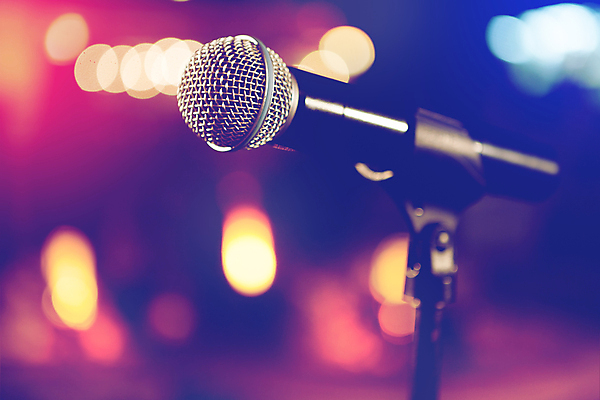 포토 JPG 해외이미지 직업 음악 백그라운드 노래 통신 이벤트 사람없음 빛 소리 콘서트 공연 장비 가수 무대 기구 악단 마이크 라디오 복고 쇼 오디오 방송 목소리 재즈 노래방 뮤지컬 팝 생존 해외포토 음향기기 문화예술 전자제품 음악가 파일형식 이미지허브