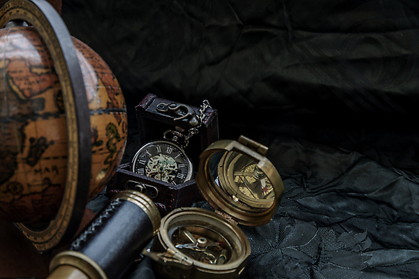 포토 JPG 해외이미지 백그라운드 실내 사람없음 지구본 망원경 탐험 골동품 빈티지 클래식 오브젝트 복고 회중시계 해외포토 시계 컨셉 내부 파일형식 이미지허브