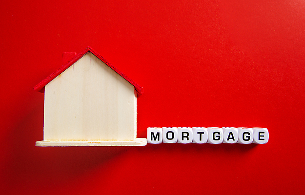 포토 JPG 해외이미지 영어 부동산 실내 사람없음 단어 하이앵글 주사위 모기지 모기지론 빨간배경 집모양 해외포토 모양 문자 뷰포인트 백그라운드 내부 빨간색 재산 파일형식 이미지허브