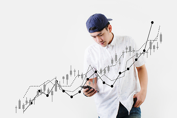 포토 JPG 해외이미지 백그라운드 컨셉 돈 인터넷 비즈니스 성공 모바일 그래프 미래 새로움 한명 사람 금융 경제 스마트폰 핸드폰 컴퓨터 사무실 디지털 자료 성장 업무 시장 어플리케이션 주식 상인 분석 무역 외화 투자 이익 온라인 세대 마케팅 투자자 해외포토 1 산업 전자제품 스마트기기 작업 재산 파일형식 이미지허브