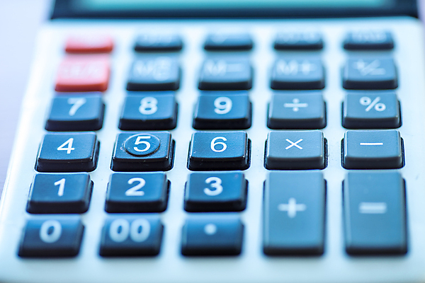 포토 JPG 해외이미지 직업 손 컨셉 돈 회사 비즈니스 통계 탁자 성공 설계 주택 직장 사람없음 금융 경제 사무실 펜 저축 계산기 업무 계산 책상 보고서 투자 회계 세금 수입 예산 경제학 회계사 카피스페이스 해외포토 교육 가구 문구용품 건물 신체부위 필기구 공백 장비 작업 재산 파일형식 이미지허브