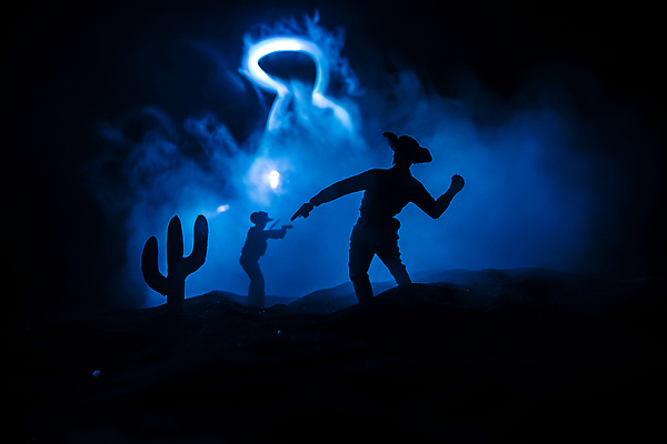 포토 JPG 해외이미지 남자 실루엣 무기 백그라운드 선인장 사람 사람없음 파란색 미국 일몰 목장 권총 총 수확 달 승마 카우보이 보안관 승차 야간 위험 발사 복고 싸움 슛 영웅 라이더 리볼버 서쪽 옛날 텍사스 해외포토 자연요소 식물 직업 스포츠 컬러 컨셉 북아메리카 농업 모션 촬영기법 노을 방향 파일형식 이미지허브