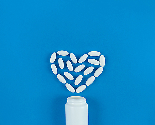 포토 JPG 해외이미지 모양 디자인 백그라운드 컨셉 건강 병원 사람없음 치료 파란색 알약 약 상점 흰색 하트 질병 약국 레이아웃 머리위 흙더미 조제 보충 돌봄 마케팅 진통제 치료제 헬프 항생제 미니멀리스트 미니멀 해외포토 컬러 의학 모션 흙 도움 만들기 파일형식 더미 이미지허브