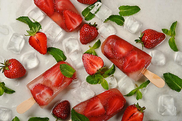 포토 JPG 해외이미지 딸기 아이스크림 사람없음 빨간색 얼음 시원함 허브 막대아이스크림 해외포토 자연요소 식물 컬러 과일 디저트 파일형식 이미지허브