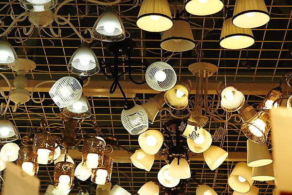 포토 JPG 해외이미지 사람없음 빛 세일 상점 등불 램프 샹들리에 해외포토 조명 파일형식 이미지허브