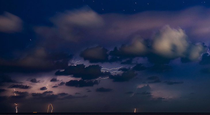 포토 JPG 해외이미지 구름 바다 자연 하늘 날씨 사람없음 빛 어둠 힘 야간 위험 번개 지중해 볼트 폭풍 뇌우 스트라이크 해외포토 자연요소 컨셉 공구 생태계 파일형식 이미지허브