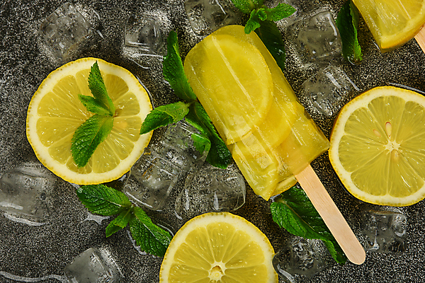 포토 JPG 해외이미지 아이스크림 사람없음 노란색 얼음 시원함 레몬 허브 막대아이스크림 해외포토 자연요소 식물 컬러 과일 디저트 파일형식 이미지허브