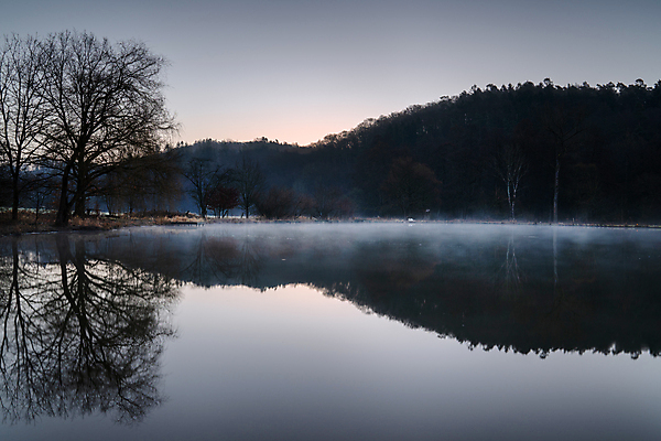 포토 JPG 해외이미지 나무 식물 유럽 호수 여행 자연 아침 독일 파노라마 사람없음 야외 물 환경 계곡 황혼 봄 새벽 시골 연못 황무지 숲 언덕 생태계 내추럴 해외포토 주간 자연요소 계절 나라 촬영기법 일몰 파일형식 이미지허브
