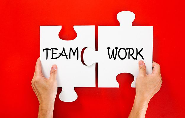 포토 JPG 해외이미지 백인 손 조각 컨셉 생각 비즈니스 성공 협력 아이디어 함께함 사람 사람없음 도전 성장 잡기 업무 작업 비즈니스맨 퍼즐 계획 연결 대표 방향 해결 경영 헬프 해외포토 서양인 남자 모션 신체부위 도움 직장인 파일형식 이미지허브