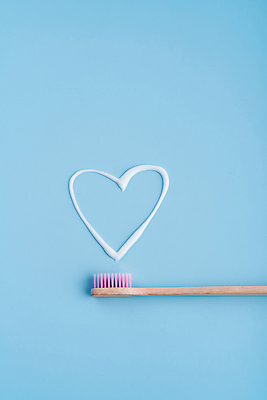 포토 JPG 해외이미지 사람없음 칫솔 에코 친환경 파란배경 에코라이프 위생관리 친환경제품 카피스페이스 대나무칫솔 다회용품 해외포토 라이프스타일 백그라운드 관리 파란색 위생용품 환경 공백 재활용품 파일형식 이미지허브