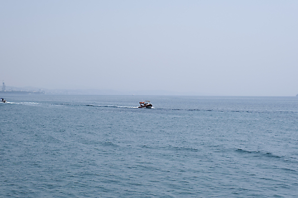 포토 JPG 해외이미지 산업 파도 바다 여행 백그라운드 요트 교통시설 자연 하늘 휴가 항해 안테나 사람없음 물 파란색 항구 에너지 화물 흰색 만 보트 고급 큼 크루즈 컨테이너 속도 함선 포트 모터 해외포토 자연요소 컬러 교통 컨셉 배_교통 통신 운송업 크기 시설 생태계 파일형식 이미지허브