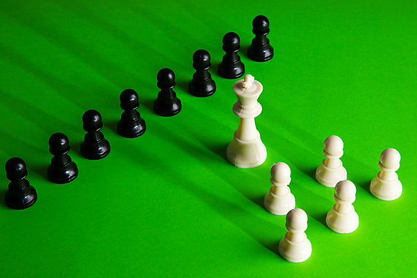 포토 JPG 해외이미지 조각 컨셉 비즈니스 성공 아이디어 함께함 그림자 사람없음 힘 경쟁 도전 체스 계획 대표 리더 피라미드 비전 전략 동맹 경영 승자 필승 힘찬 해외포토 건축물 놀이 우승 랜드마크 파일형식 이미지허브