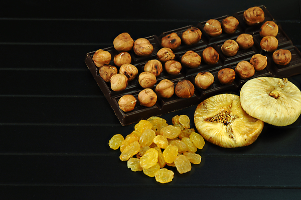 포토 JPG 해외이미지 음식 백그라운드 디저트 요리 사람없음 갈색 초콜릿 견과류 원두 달콤 성분 무화과 건포도 헤이즐넛 해외포토 커피 컬러 과일 포도 맛 건과일 파일형식 이미지허브