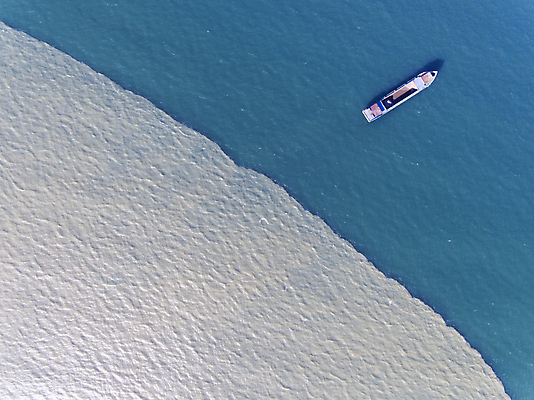 포토 JPG 해외이미지 바다 교통시설 자연 날씨 안테나 사람없음 물 강 뷰티 환경 보트 생태계 함선 내추럴 항공촬영 드론 해외포토 자연요소 뷰포인트 교통 배_교통 통신 시설 파일형식 이미지허브