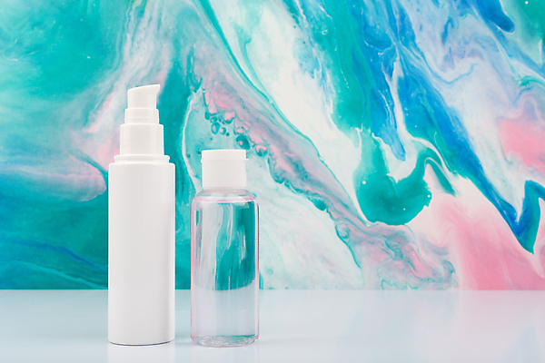 포토 JPG 해외이미지 실내 사람없음 화장품 파란배경 스킨케어 공병 목업 해외포토 백그라운드 내부 파란색 뷰티 병_담는 파일형식 이미지허브