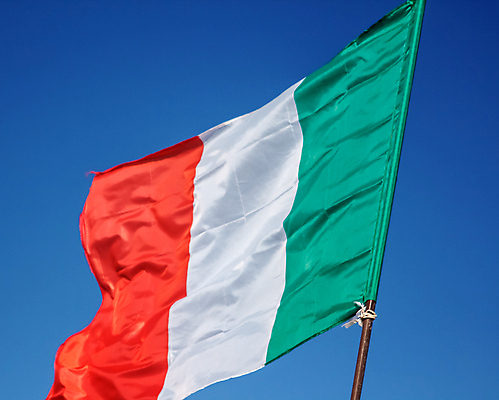 포토 JPG 해외이미지 배너 유럽 스포츠 백그라운드 곡선 하늘 기념 사람없음 초록색 파란색 축구 이탈리아 덮개 깃발 로마 실크 심볼 사인 군용 깃대 잔물결 전국 정부 추모 표준 해외포토 나라 물결 선 컬러 군대 구기 뚜껑 직물 파일형식 이미지허브