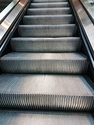 포토 JPG 해외이미지 산업 백그라운드 건축양식 교통시설 표면 바닥 실내 사람없음 내부 건물 빛 사무실 계단 금속 과학기술 도시 복도 보행자 전철 역 공항 엘리베이터 쇼핑몰 리프트 에스컬레이터 단계 방법 자동 철강 철책 터미널 해외포토 건축물 건축 육상교통 교통 비즈니스 재질 대중교통 기술 시설 파일형식 이미지허브