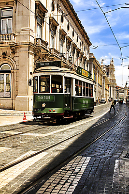 포토 JPG 해외이미지 전통 도로 여행 건축양식 교통시설 자동차 거리 사람없음 건물 빨간색 노란색 기차 수확 골동품 도시 역사 도심 포르투갈 심볼 전차 좁은 일반 리스본 선로 옛날 해외포토 건축물 건축 유럽 길 육상교통 컬러 교통 농업 대중교통 시설 파일형식 이미지허브